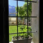 Ai Piedi Del Monte Bianco