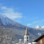 Dom wakacyjny Ai Piedi Del Monte Bianco *