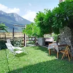 Ai Piedi Del Monte Bianco La Salle