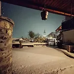 Ai Piedi Del Monte Bianco La Salle