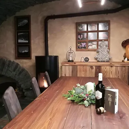 Feriehus Ai Piedi Del Monte Bianco *