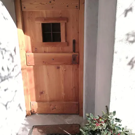 Ai Piedi Del Monte Bianco