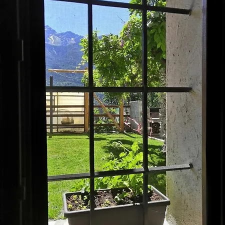 Ai Piedi Del Monte Bianco