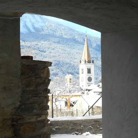Ai Piedi Del Monte Bianco *