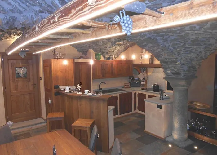 Ai Piedi Del Monte Bianco La Salle