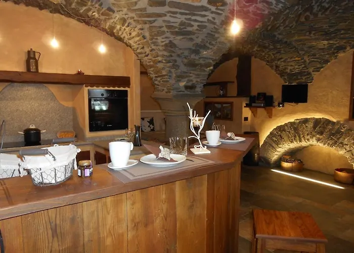 Ai Piedi Del Monte Bianco ラ・サル