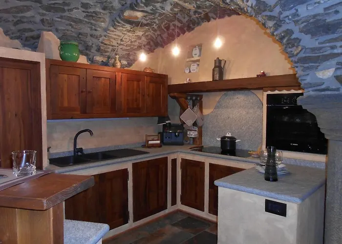 Ai Piedi Del Monte Bianco ラ・サル